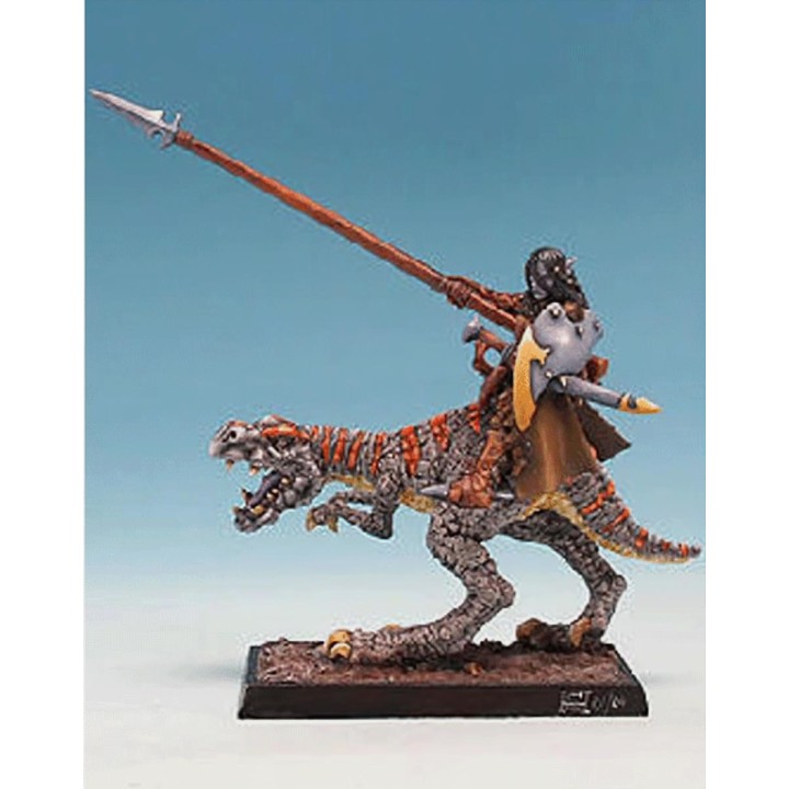 Freebooter Miniatures DUN 003 Dark Elf Hero on Lizard
