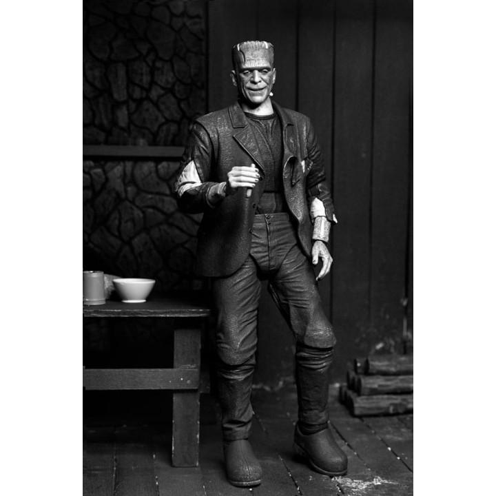 Frankensteins Monster Universal Monsters Ultimate NECA
